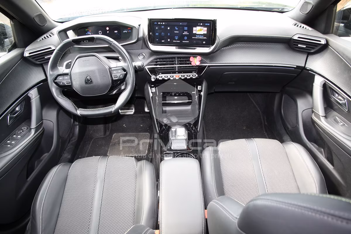 PEUGEOT 2008 PureTech 130 S&S EAT8 GT