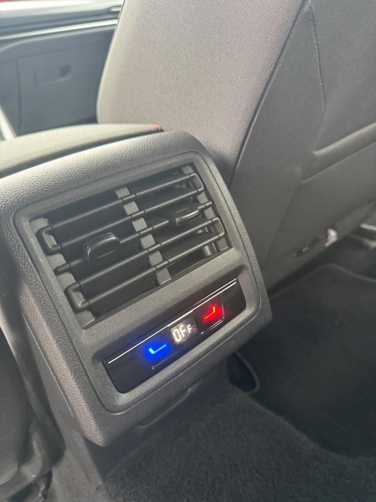 Volkswagen Golf GTI 2.0 TSI DSG