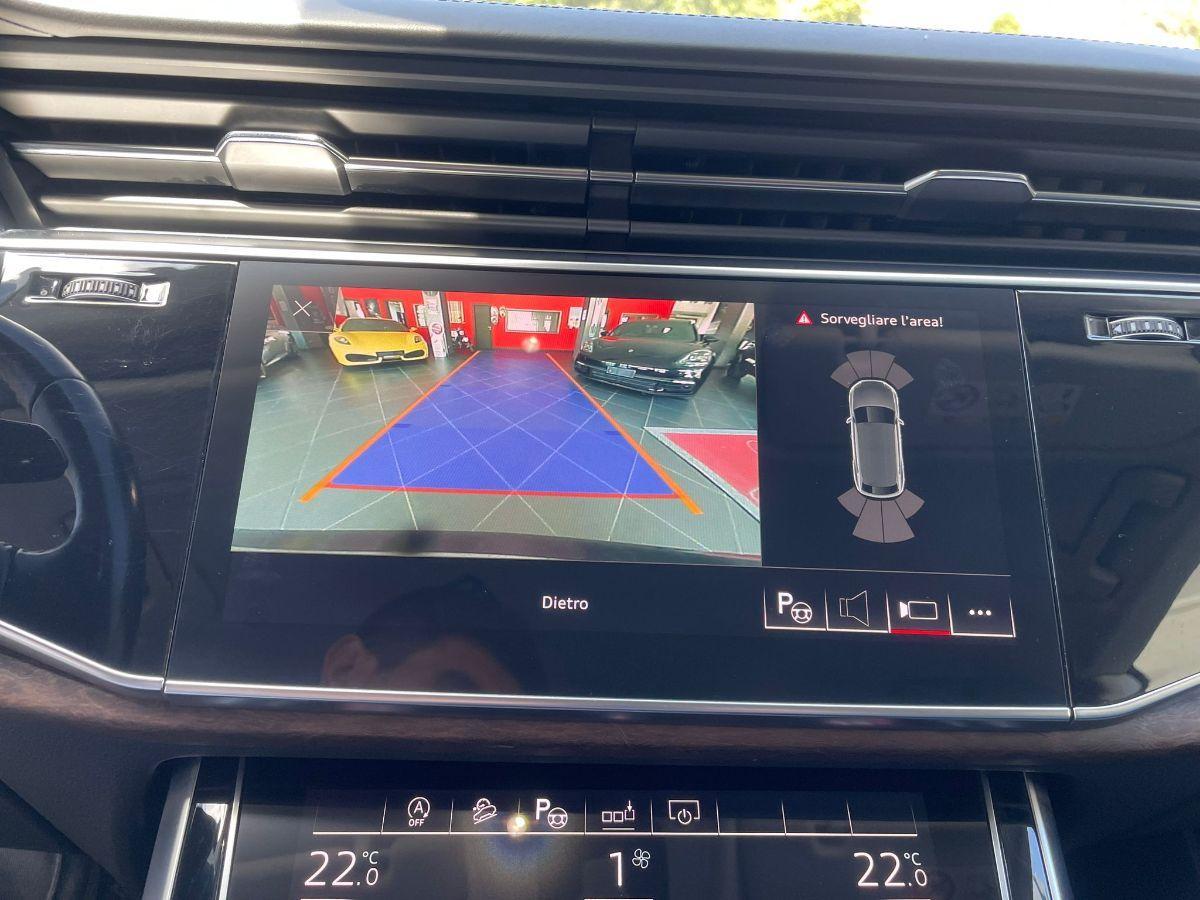 AUDI - Q8 - 50 TDI 286 CV quattro tiptronic Sport