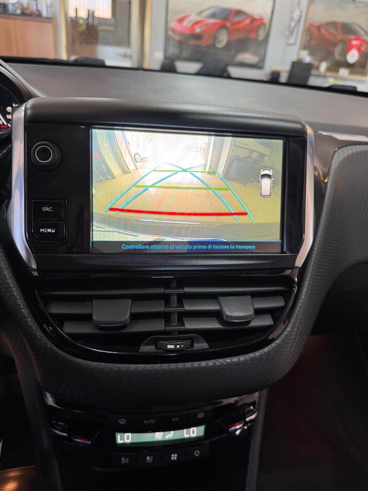 Peugeot 208 PureTech GPL 82 cv Allure NAVIGATORE-R