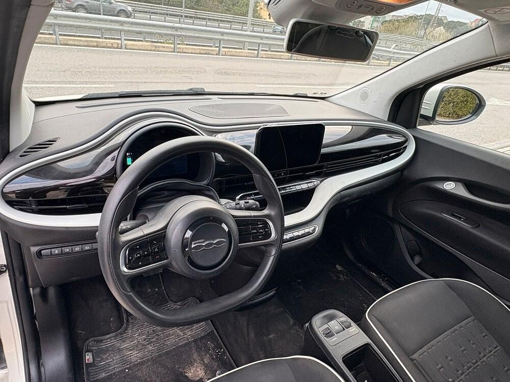 Fiat 500 500e Berlina 23,8 kWh Action