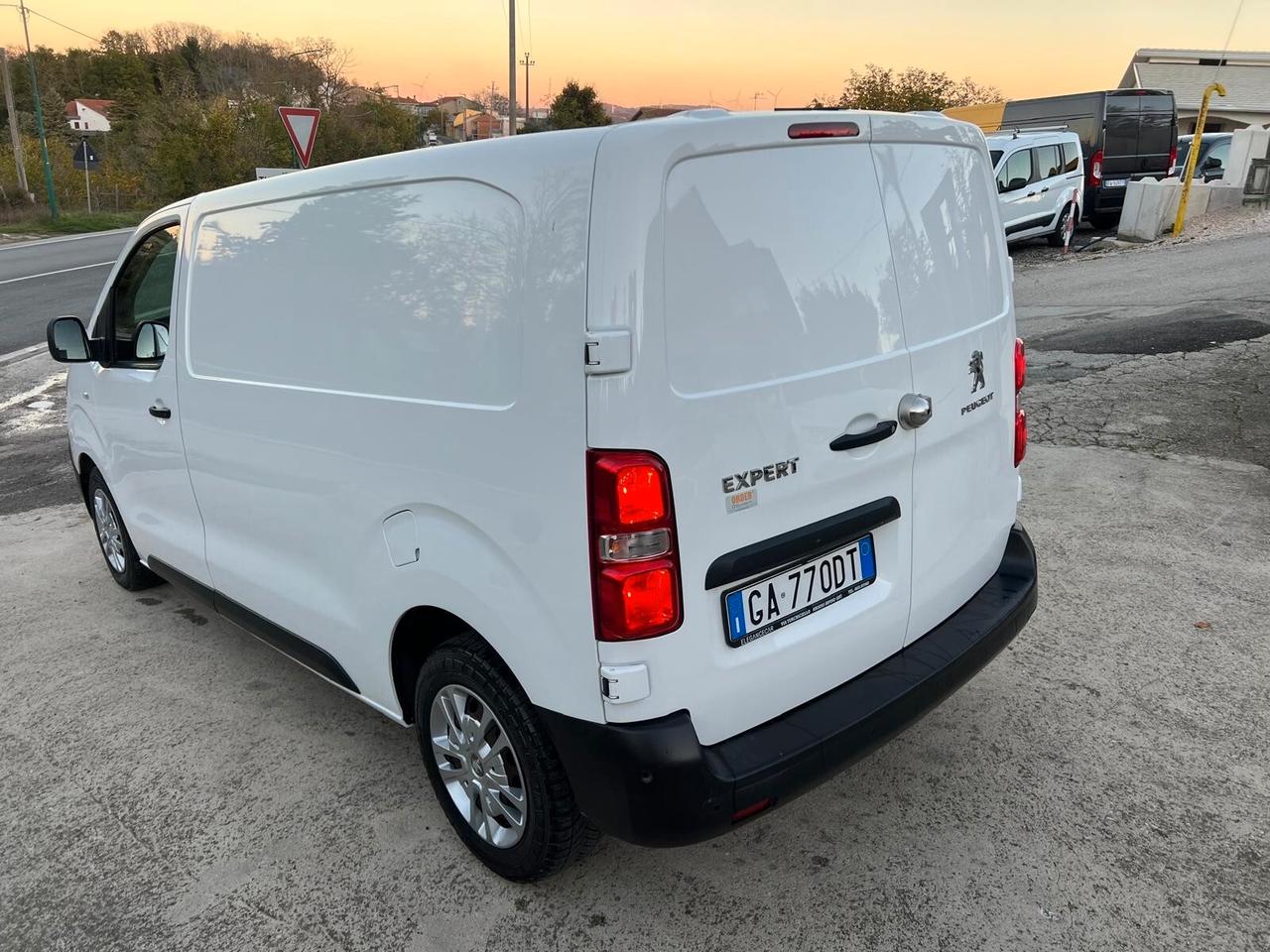 Peugeot Expert BlueHDi 120CV