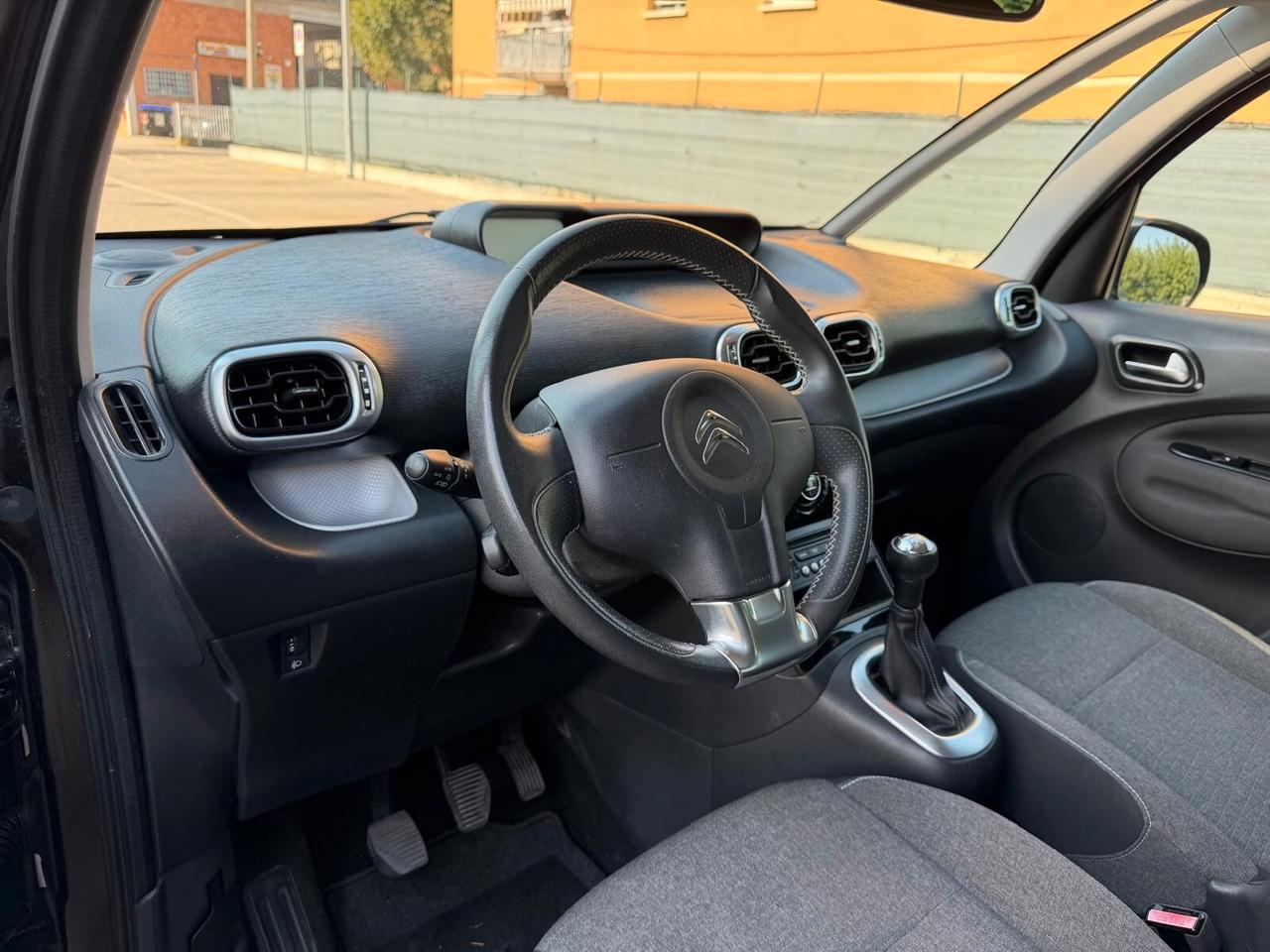 Citroen C3 PICASSO 1.6 - NEOPATENTATI - 12 MESI DI GARANZIA -