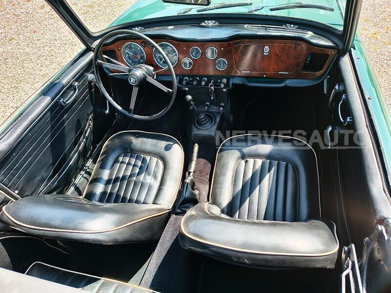 Triumph TR4 IRS Verde inglese | 1966 ASI Guida sinistra 2138 cc Ducati Bologna