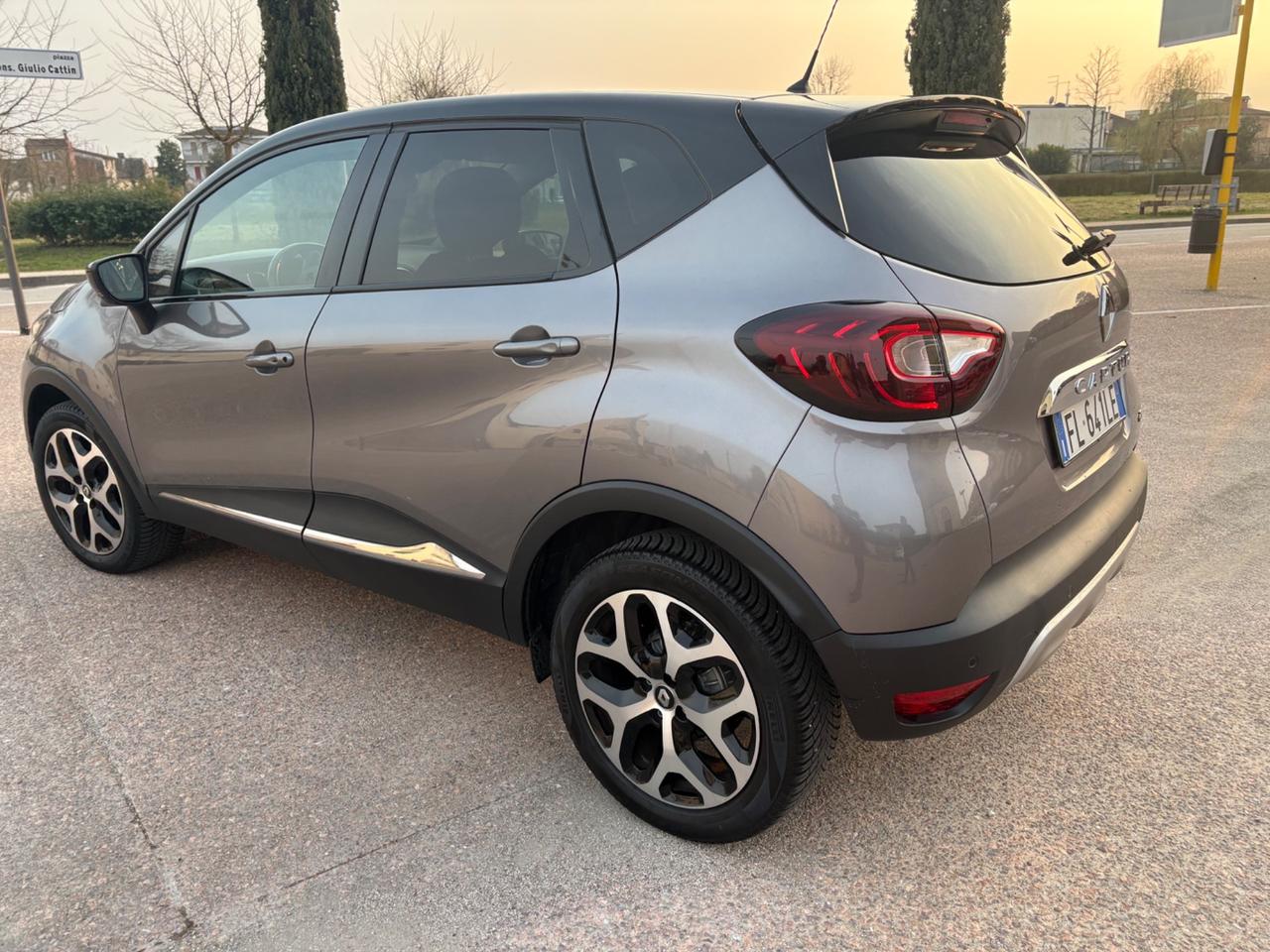 Renault Captur 1.5 dci anno 2017 km soli 108 mila