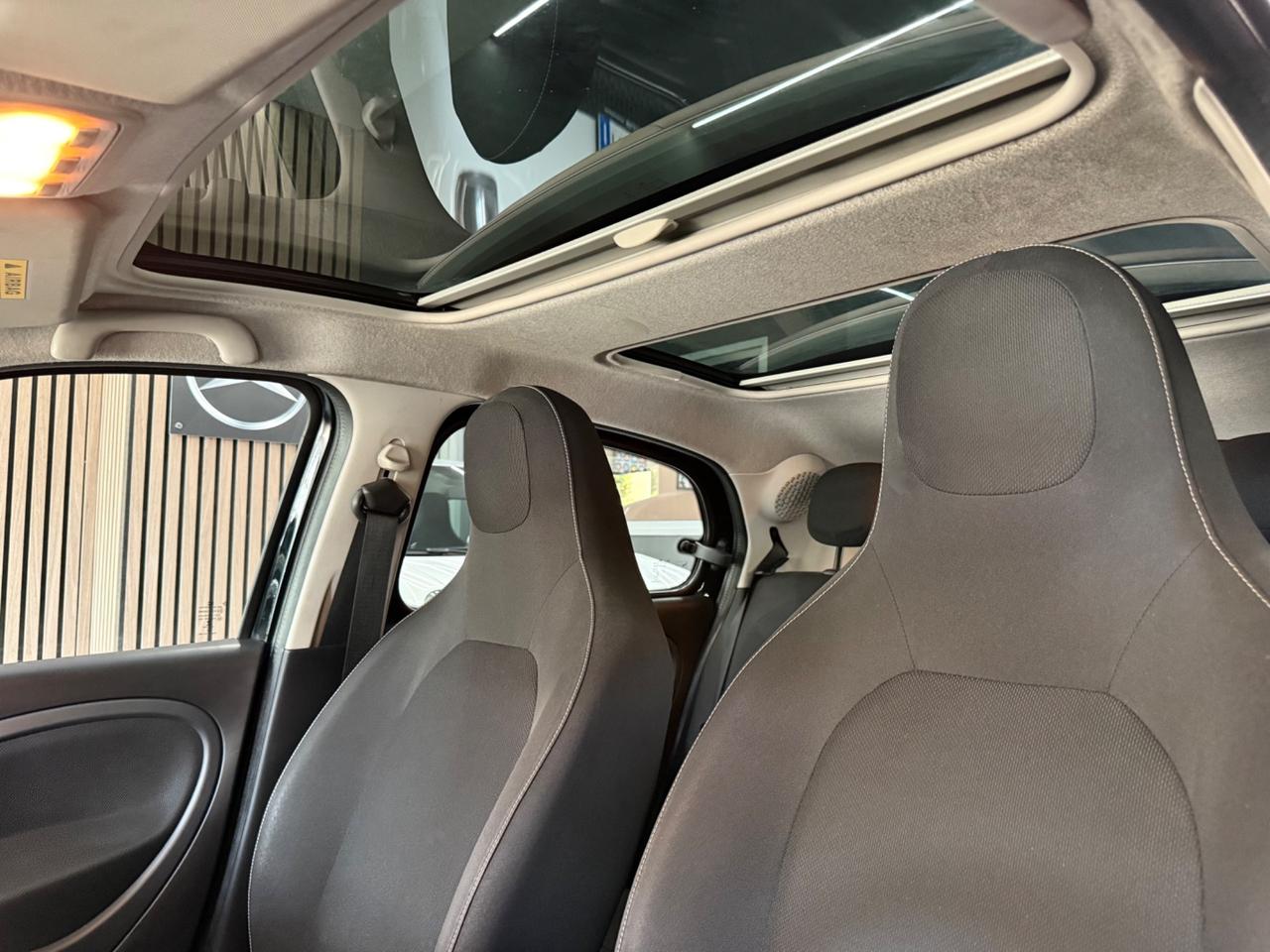 Smart ForFour 90 0.9 Turbo Superpassion NAVIGATORE FARI LED