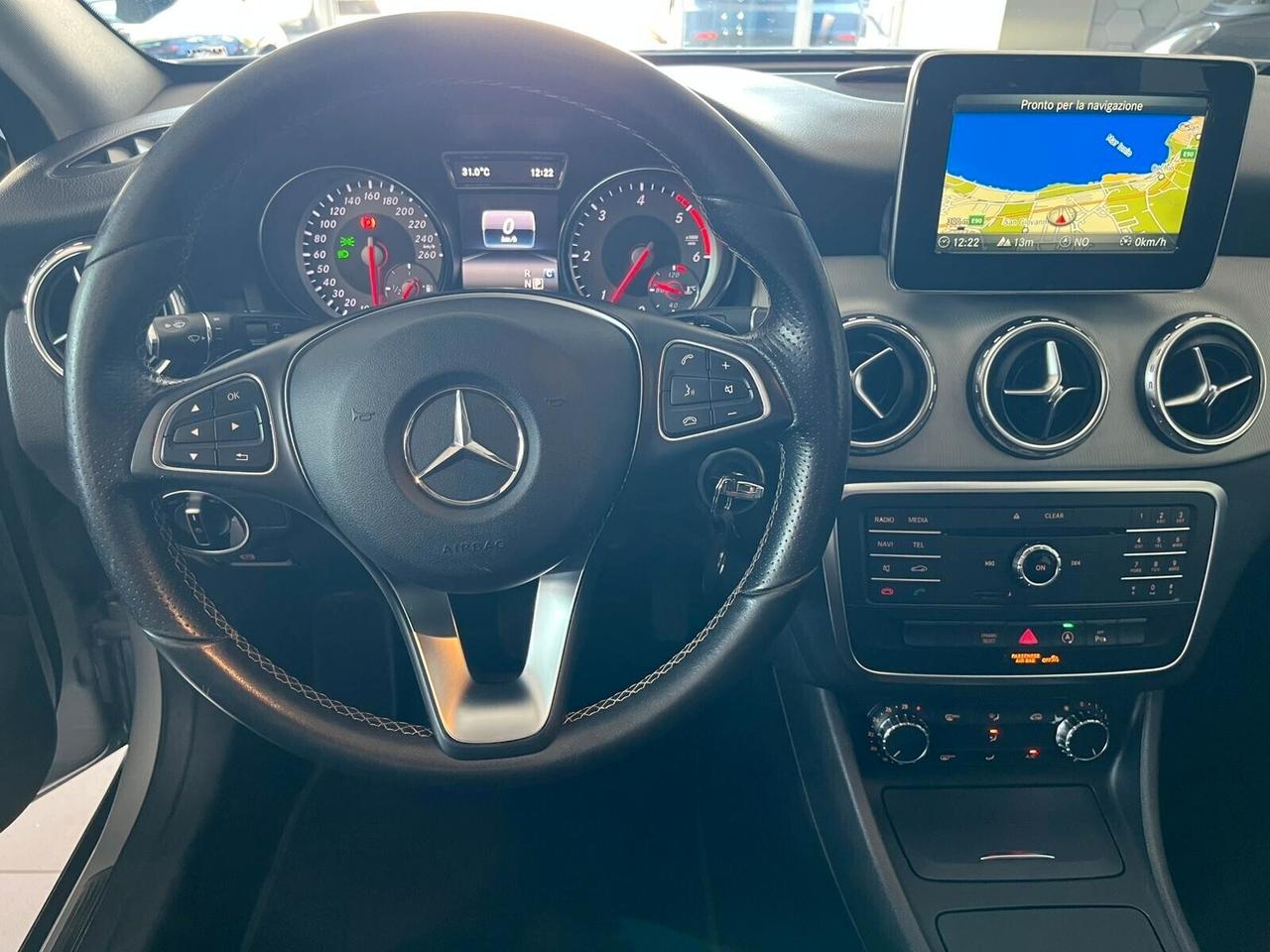 Mercedes-benz GLA 200 d Automatic Enduro Activity
