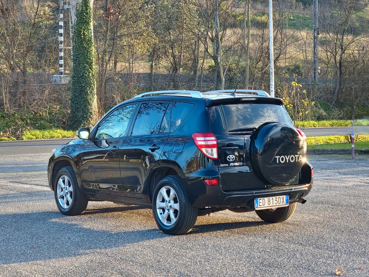 Toyota RAV 4 RAV4 2.2 D-4D 150 4x4 CV DPF Exclusive 2010-E5 Manuale