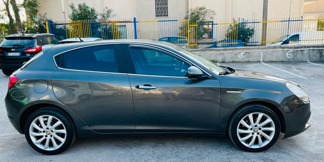 Alfa Romeo Giulietta 2.0 JTDm-2 140 CV Distinctive