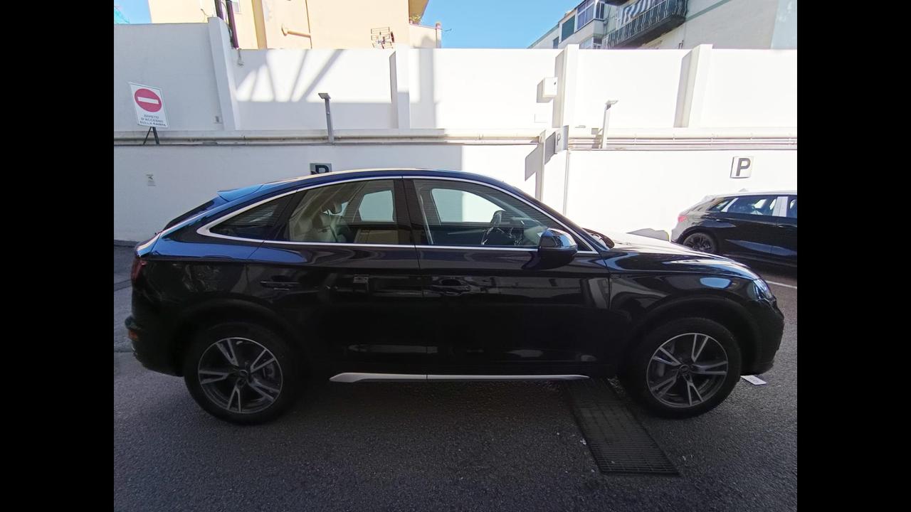 Audi Audi Q5 Sportback Business Advanced 50 TFSI e quattro 220(299) kW(CV) S tronic