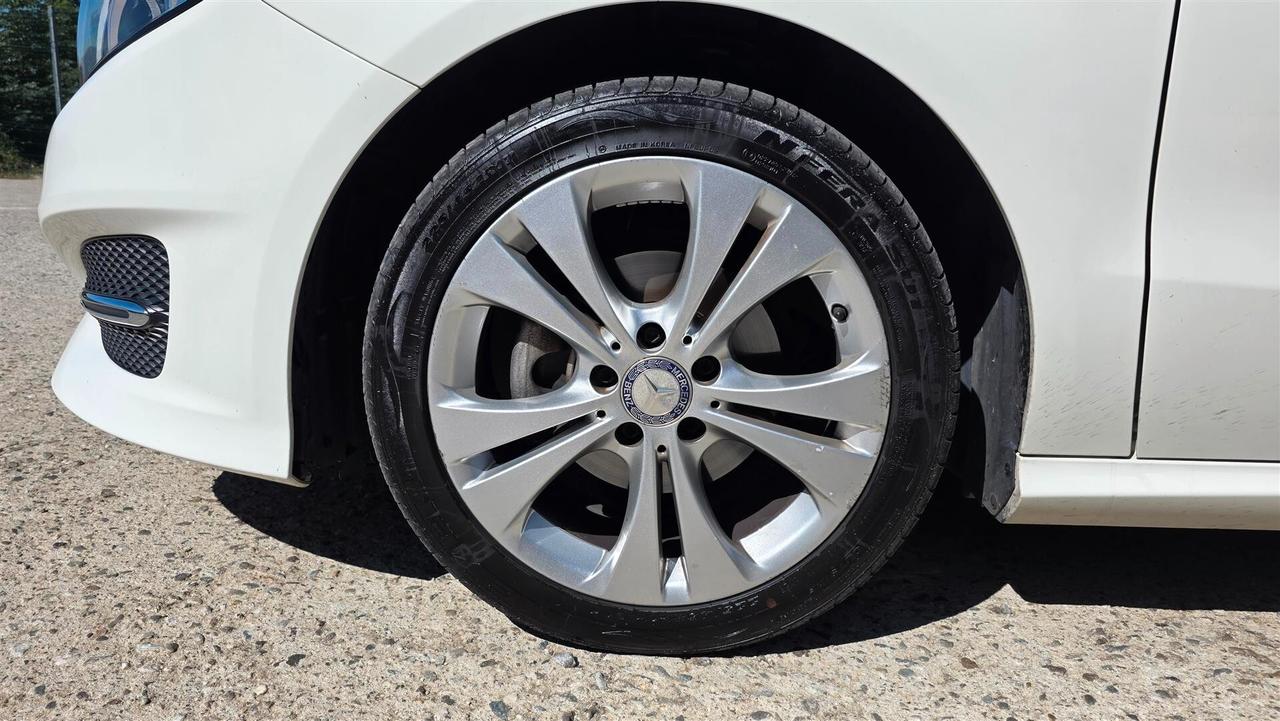 Mercedes-benz B 180 d Premium
