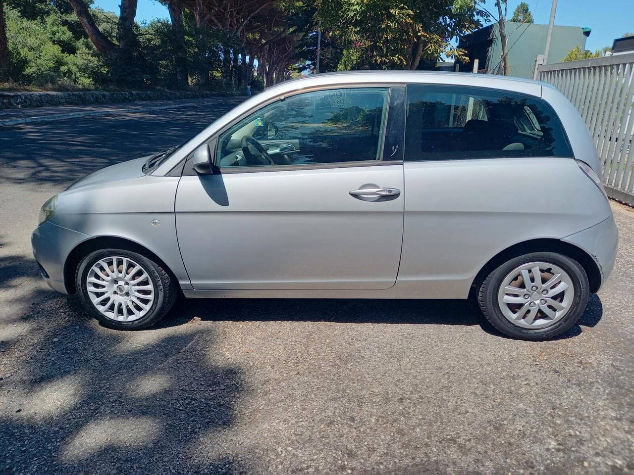 Lancia Ypsilon 1.2 Argento NEOPATENTATI GARANZIA 12 MESI