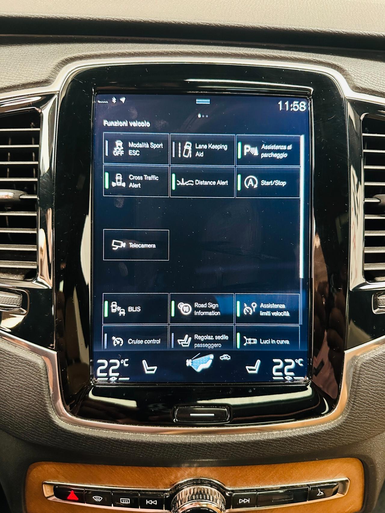 Volvo XC90 D5 AWD MY18 Geartronic 7 posti Inscription