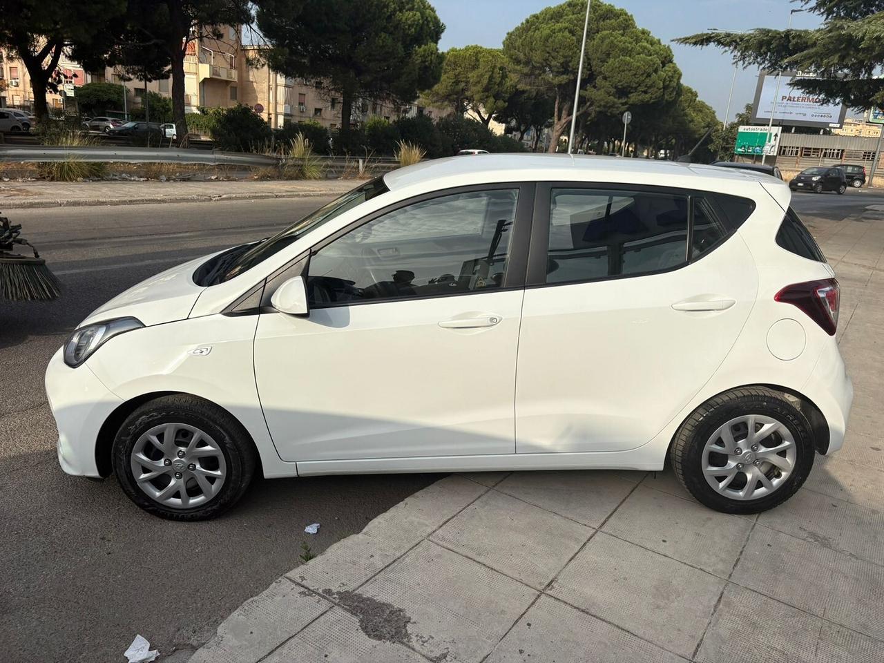 Hyundai i10 benzina 1.0 2020