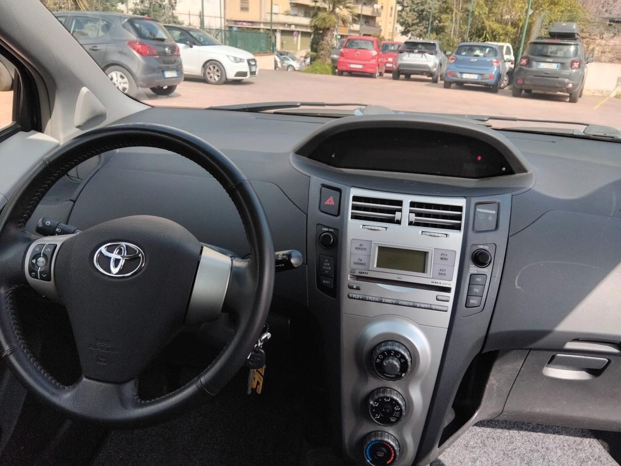 TOYOTA YARIS 1.0 3 PORTE NOW