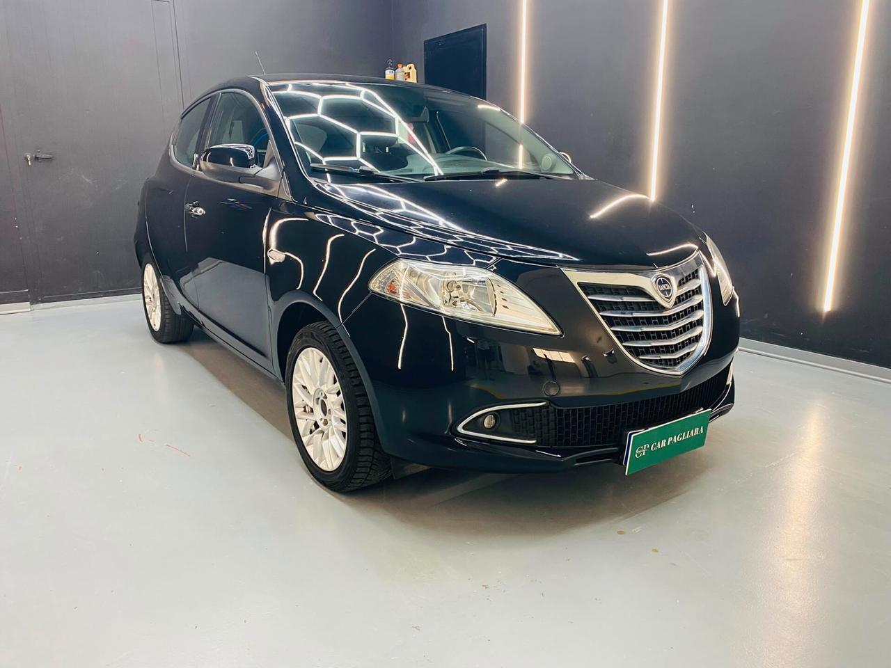 Lancia Ypsilon 1.2 69 CV 5 porte Platinum