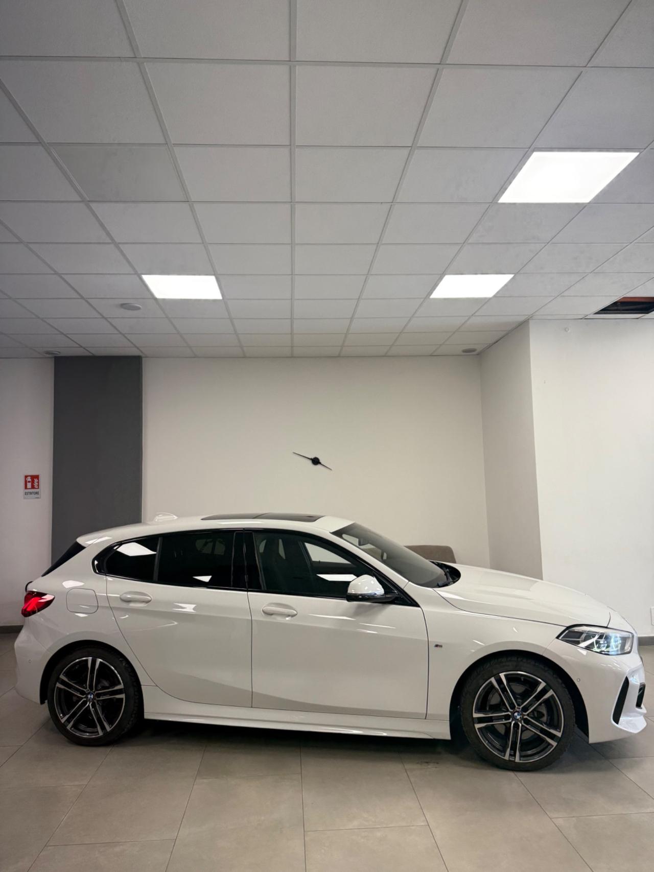 Bmw 116 116d 5p. Msport
