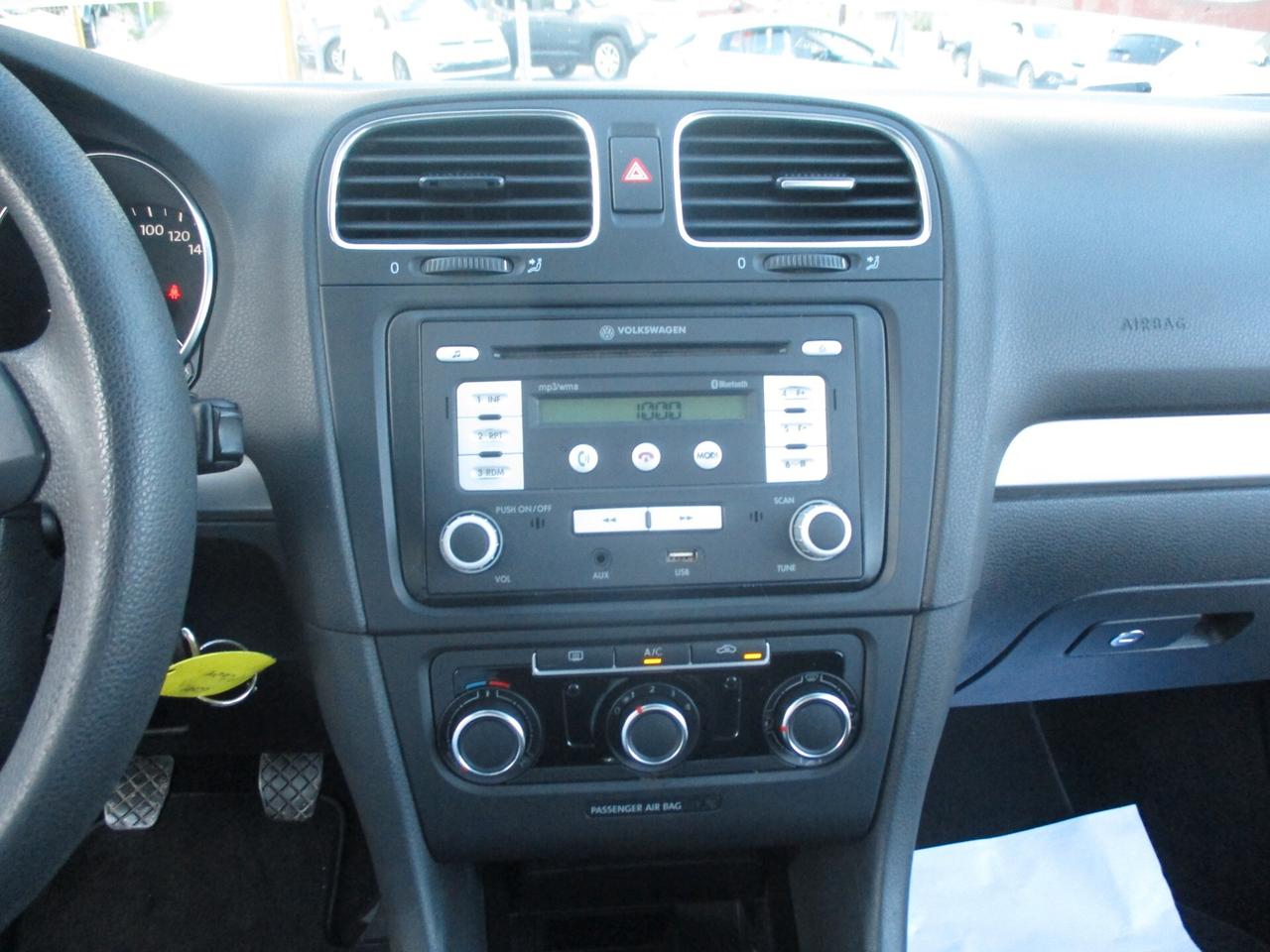 Volkswagen Golf 1.6 TDI MOLTO BELLA 2012