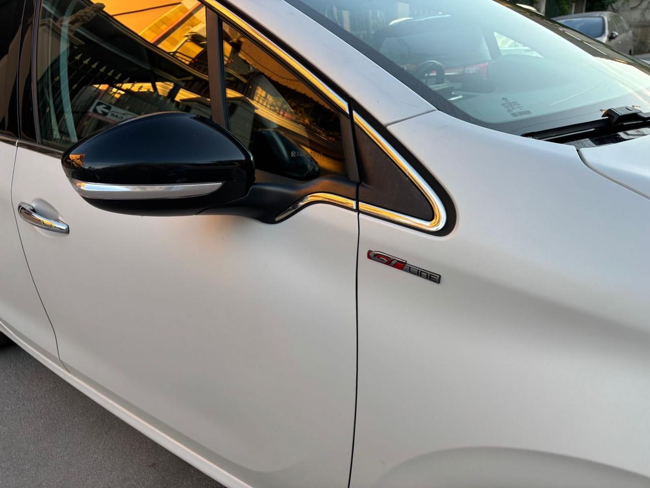 Peugeot 208 BlueHDi 100 5 porte GT Line