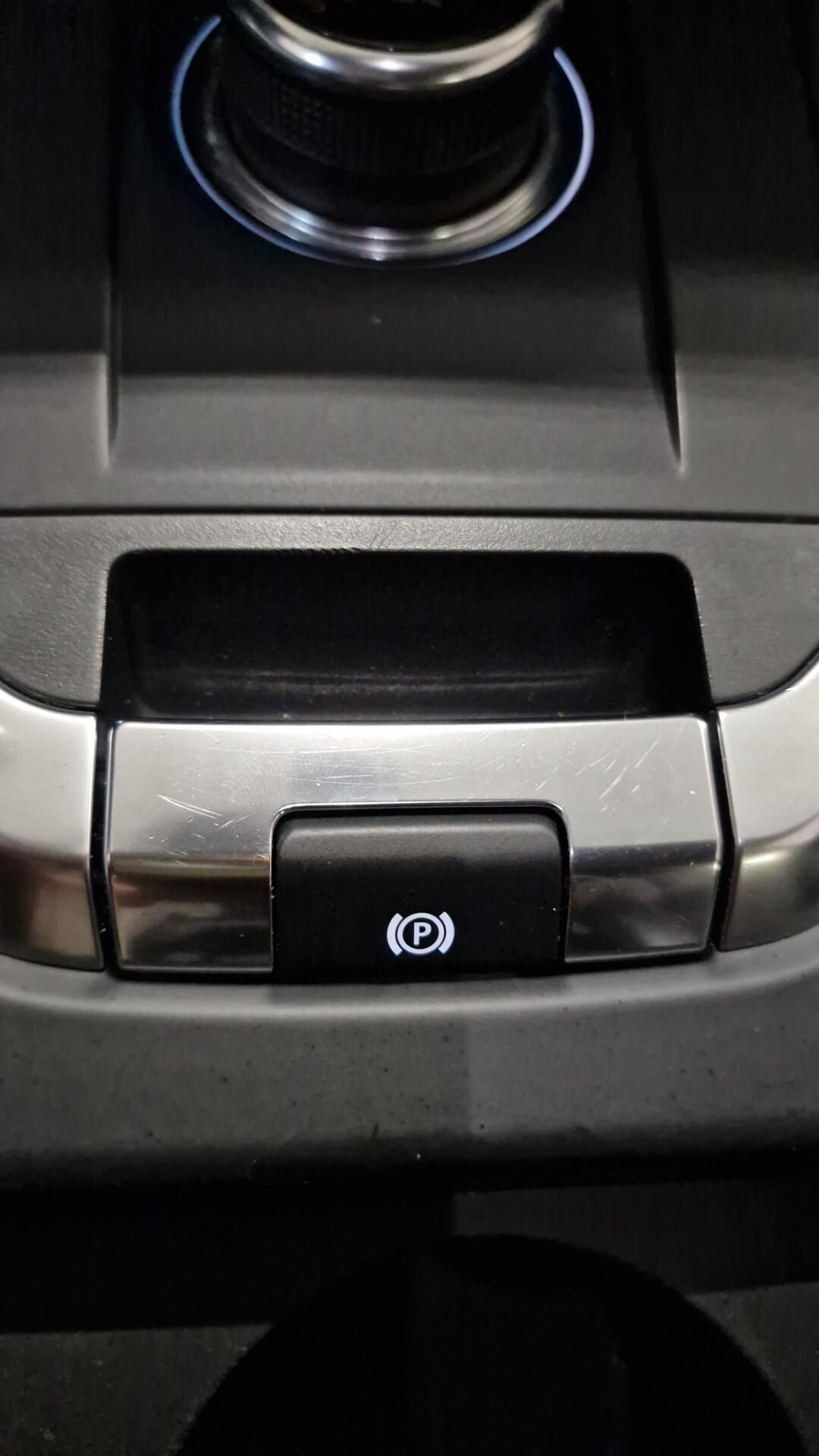 Land Rover Discovery Sport 2.0 TD4 180 CV HSE Luxury