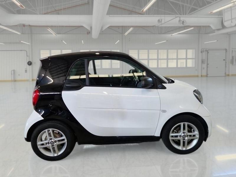 SMART FORTWO EQ 60kW pure Autom.