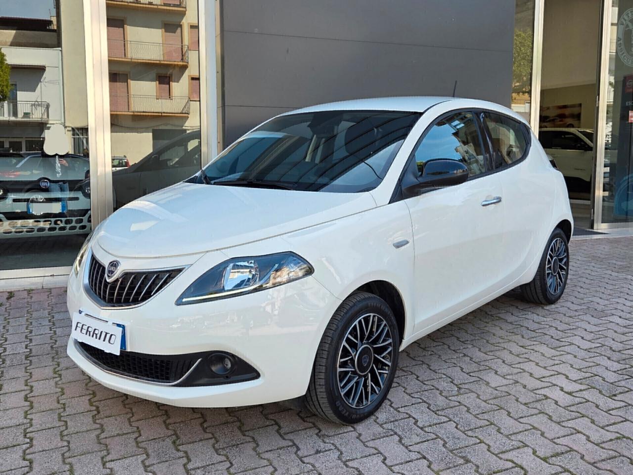 Lancia Ypsilon 1.0 Hybrid 5 porte S&S Platino