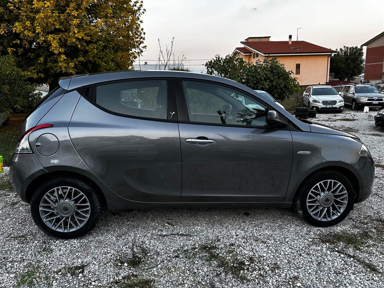 Lancia Ypsilon 1.3 MJT 16V 95 CV 5 porte S&S Silver