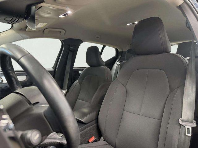VOLVO XC40 T2 MOMENTUM CORE AUTOMATICA