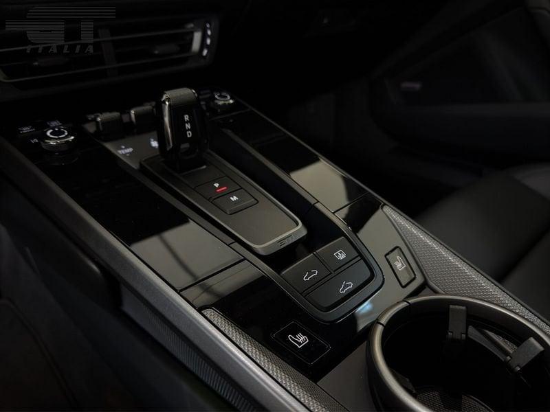 Porsche 911 CARRERA 4S