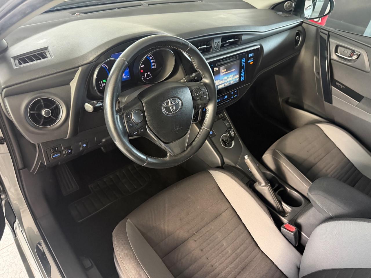 Toyota Auris Touring Sports 1.8 Hybrid Business