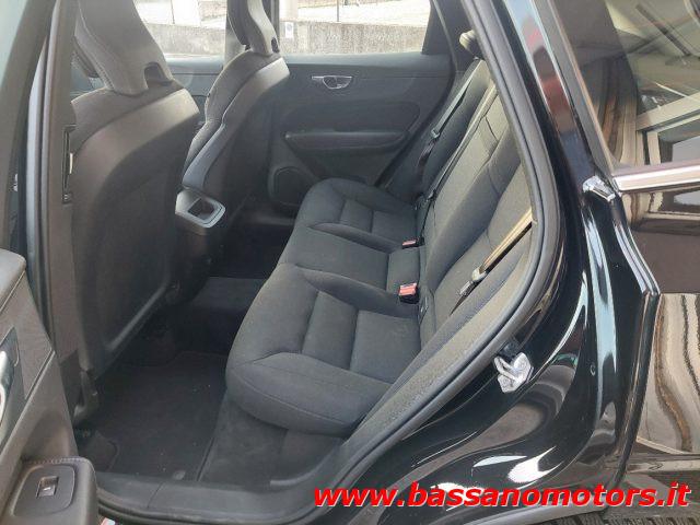 VOLVO XC60 B4 (d) AWD Geartronic Momentum Pro