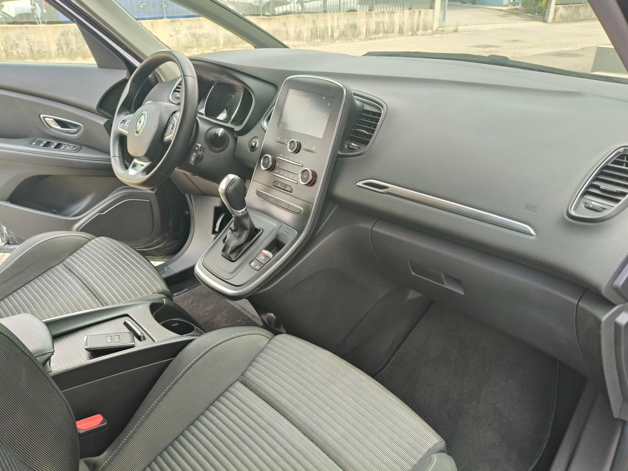 Renault Grand Scenic Blue dCi 120 CV EDC Sport Edition2