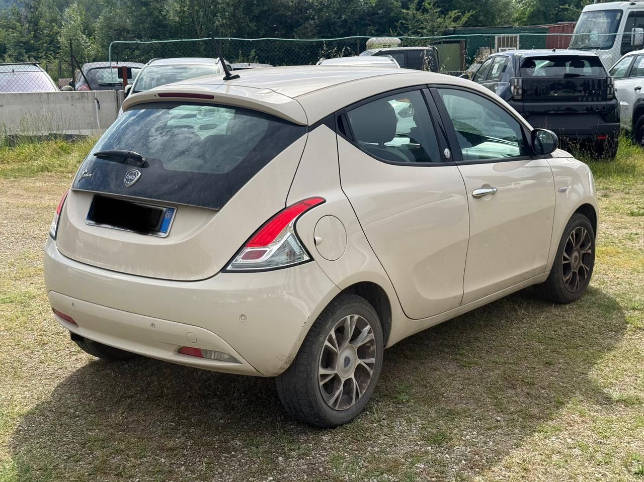 Lancia Ypsilon 1.2 69 CV 5 porte Platinum