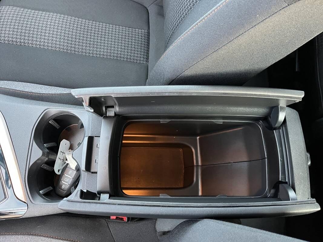 Peugeot 3008 II 1.2 puretech t Active s&s 130cv