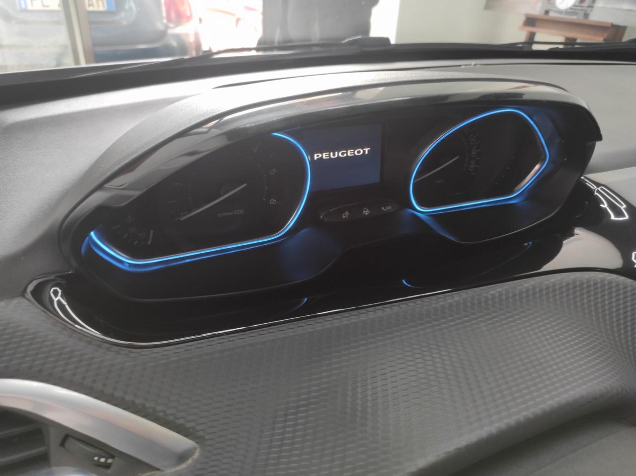 Peugeot 2008 BlueHDi TettoPa SensNavLegaPelle