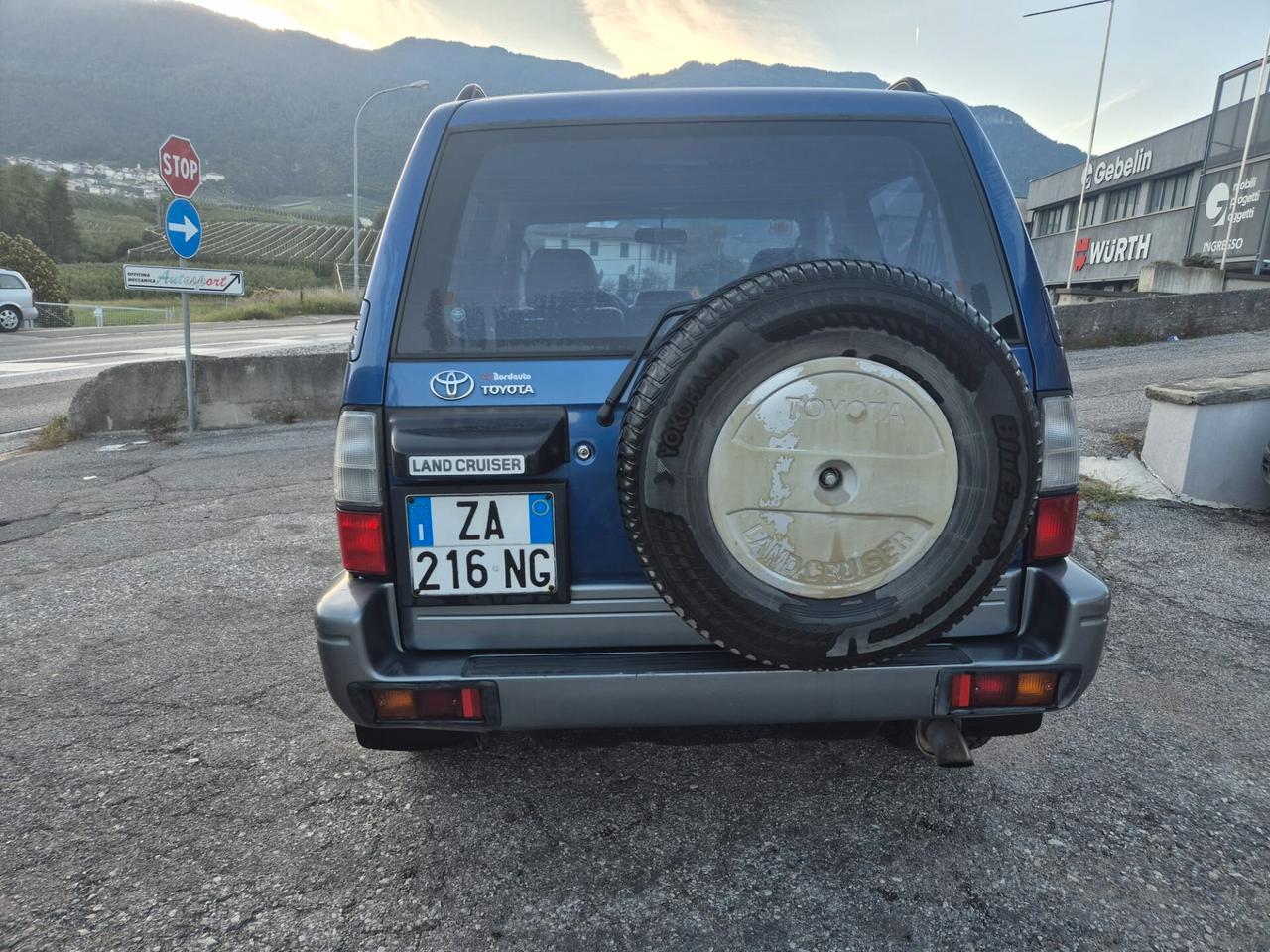 TOYOTA LAND CRUISER