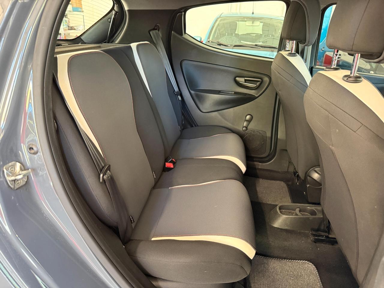 Lancia Ypsilon 1.2 69 CV 5 porte Elefantino