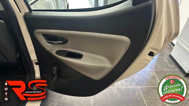 LANCIA Ypsilon 1.2 69 CV 5 porte Gold Adatta Neopatentati
