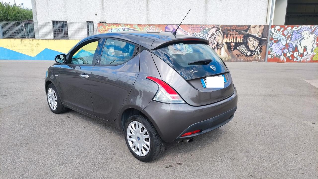 Lancia Ypsilon 1.2 5 p. GPL Ecochic NEOPATENTATI - 2013