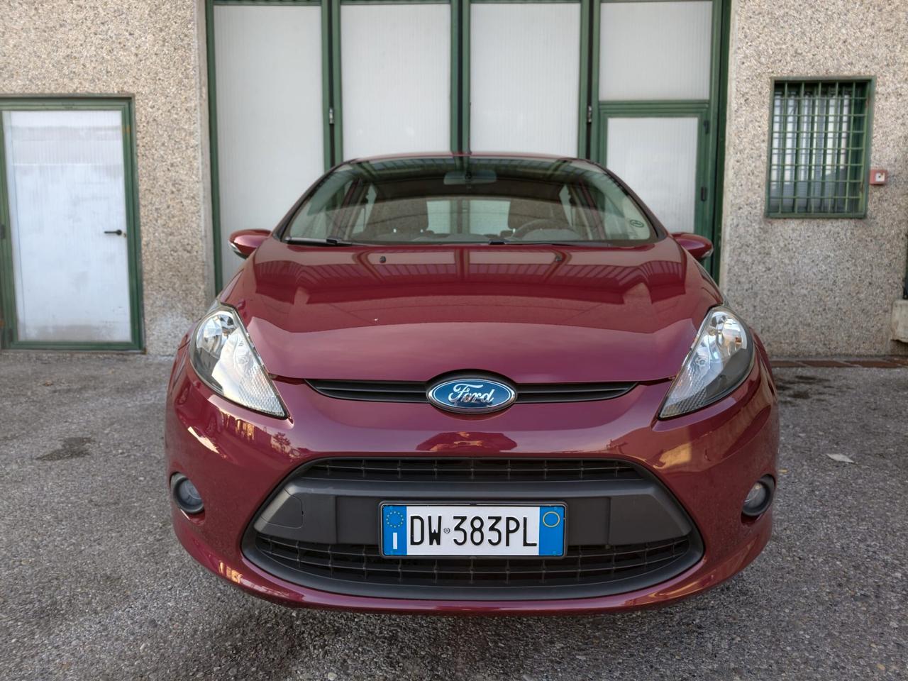 Ford Fiesta 1.2 BENZINA 5 PORTE NEOPATENTATI PARI AL NUOVO