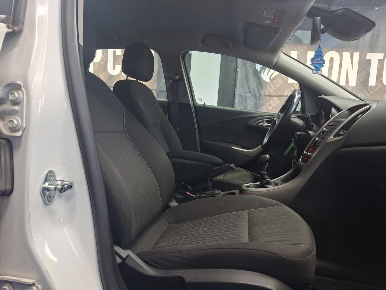 Opel Astra 1.7 CDTI 110CV Sports Tourer Cosmo