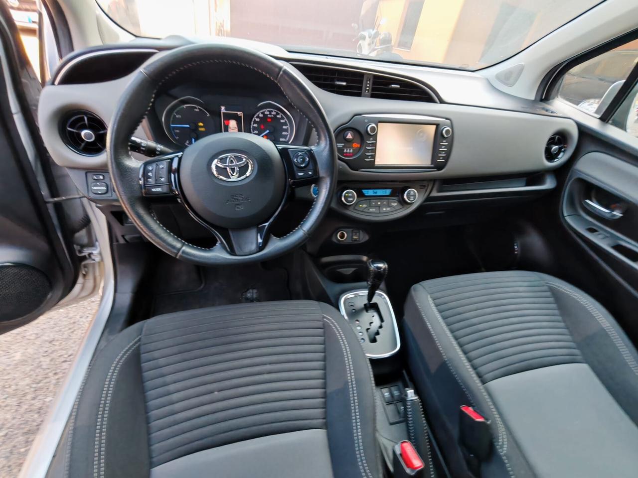 Toyota Yaris 1.5 Hybrid 5 porte Business