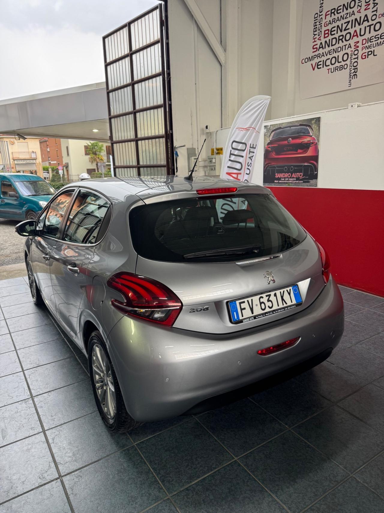 Peugeot 208 PureTech 82 5 porte Allure