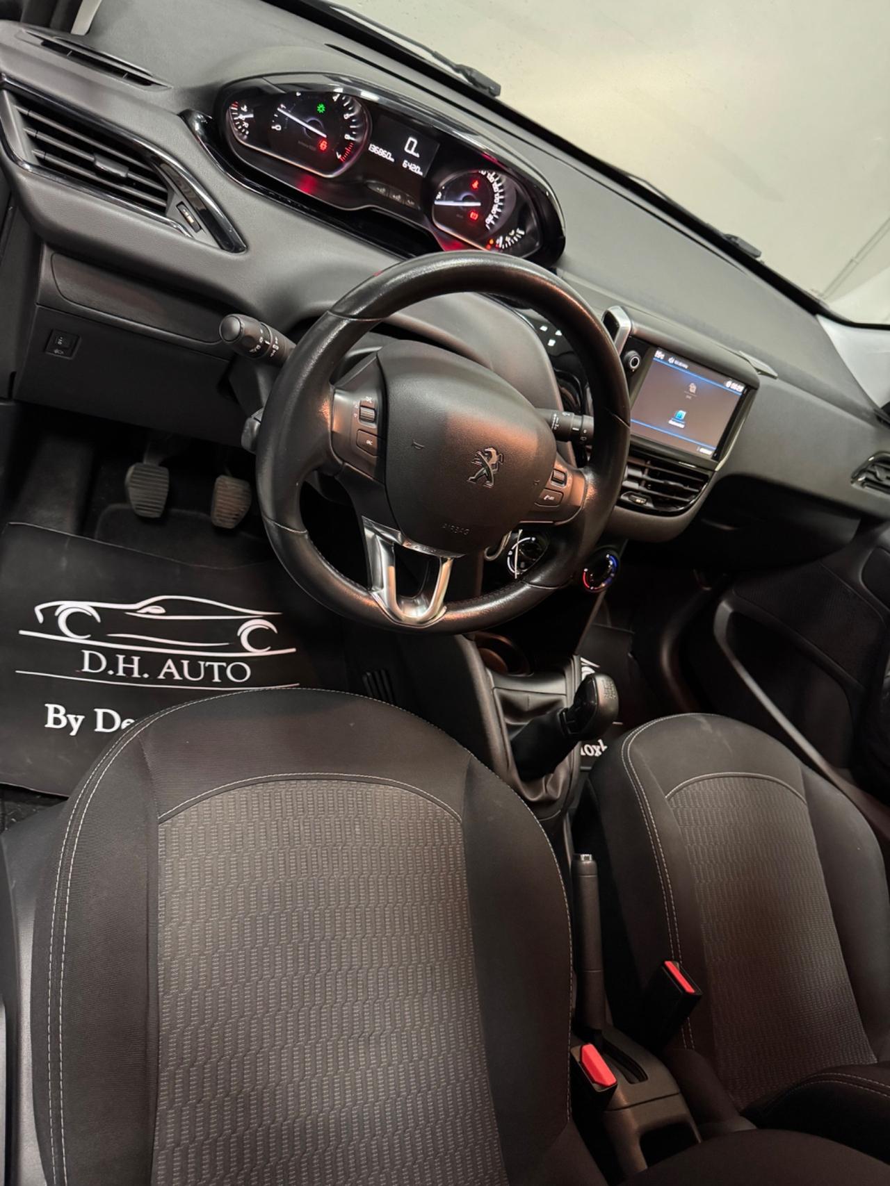 Peugeot 208 PureTech 82 5 porte Allure
