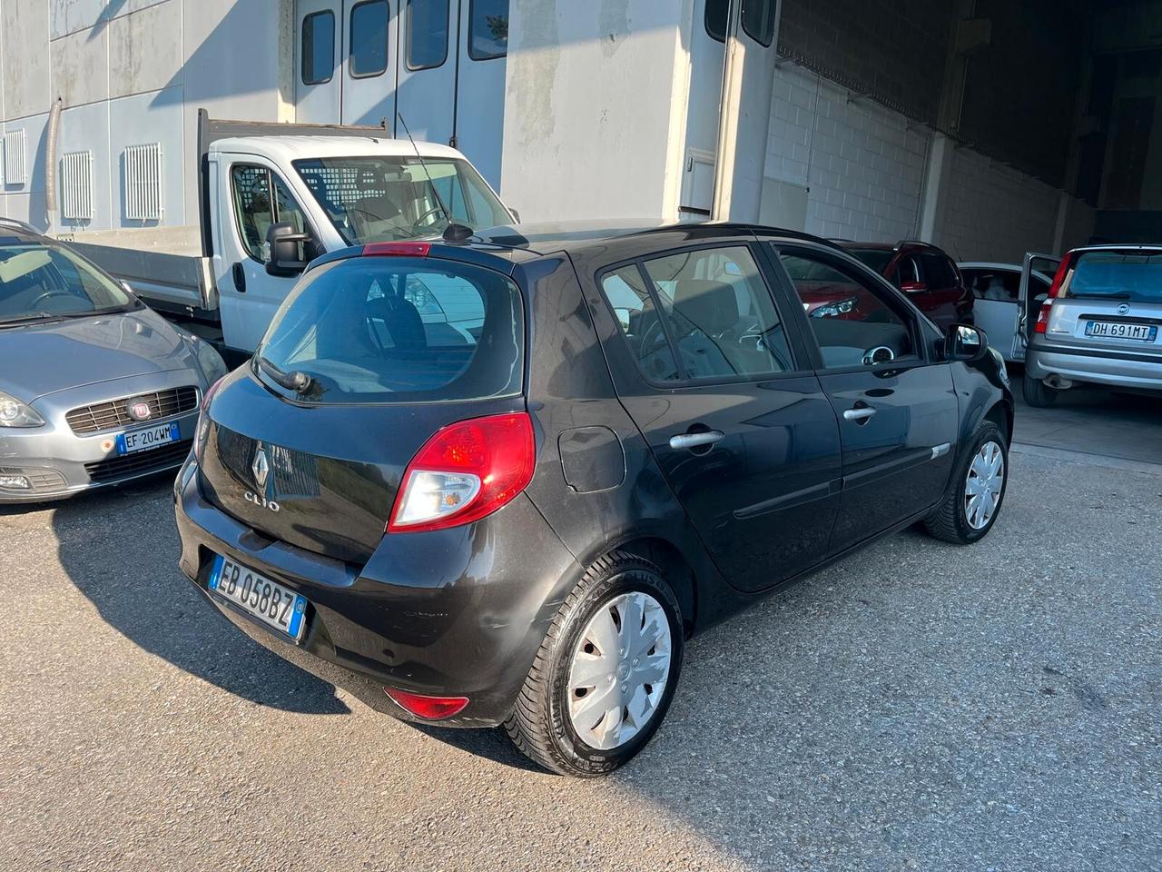 Renault Clio 1.2 16 V 5P GPL DYNAMIQUE