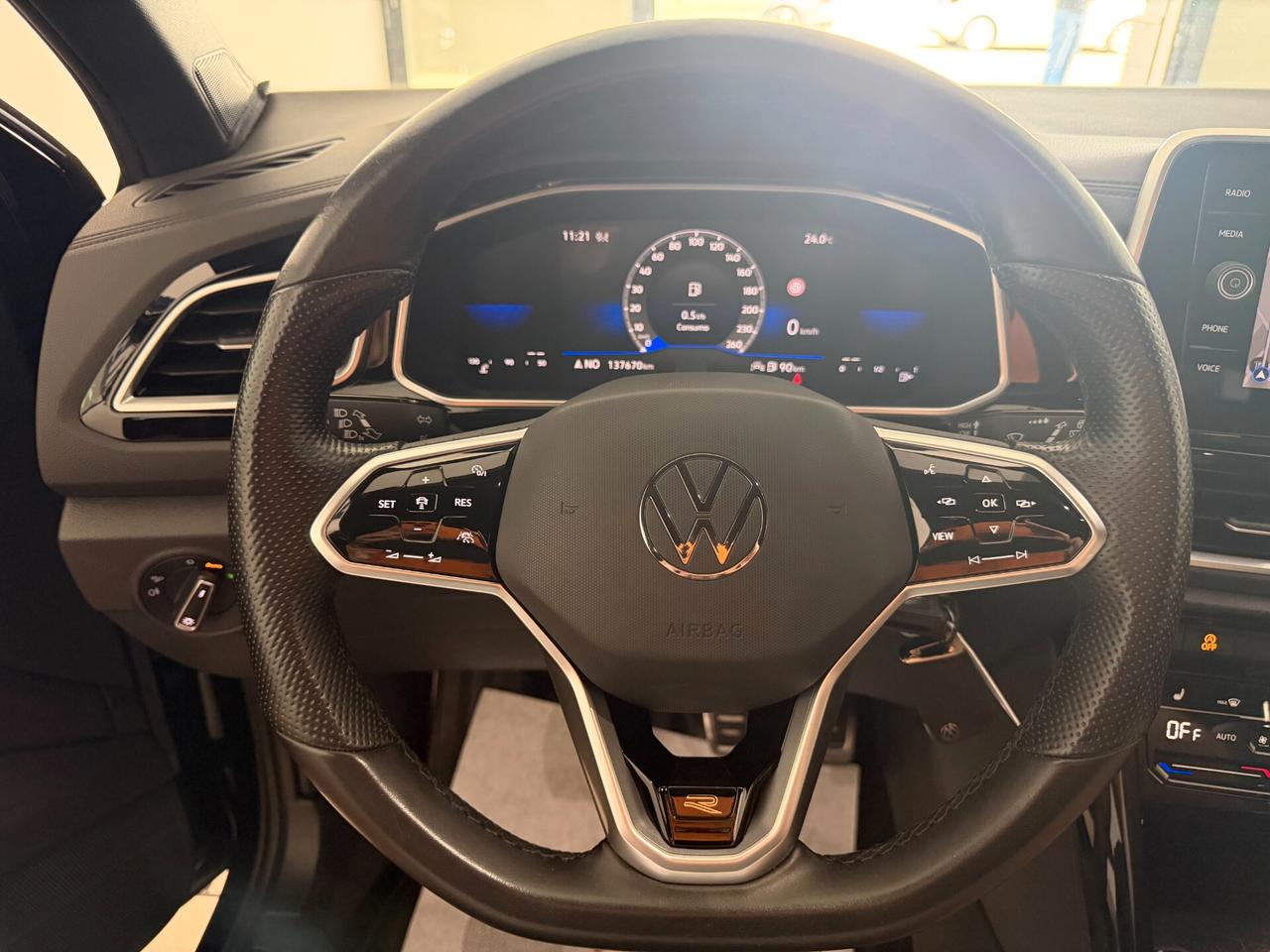 Volkswagen T-Roc 2.0 TDI SCR R-Line LED/NAVI/CAM