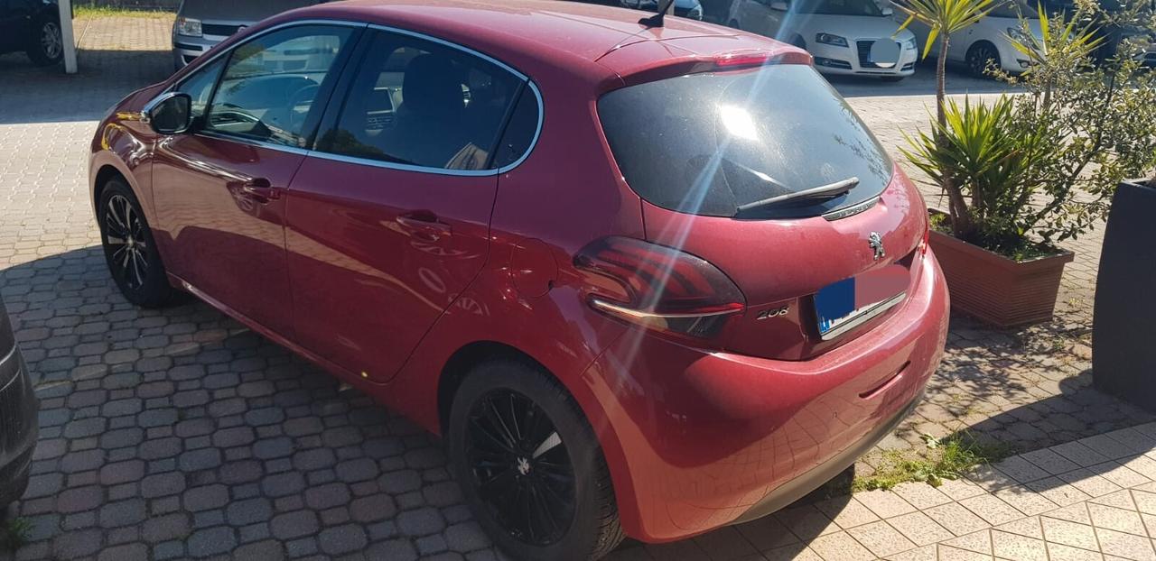 Peugeot 208 PureTech 82 5 porte Allure OK NEO PATENTATI