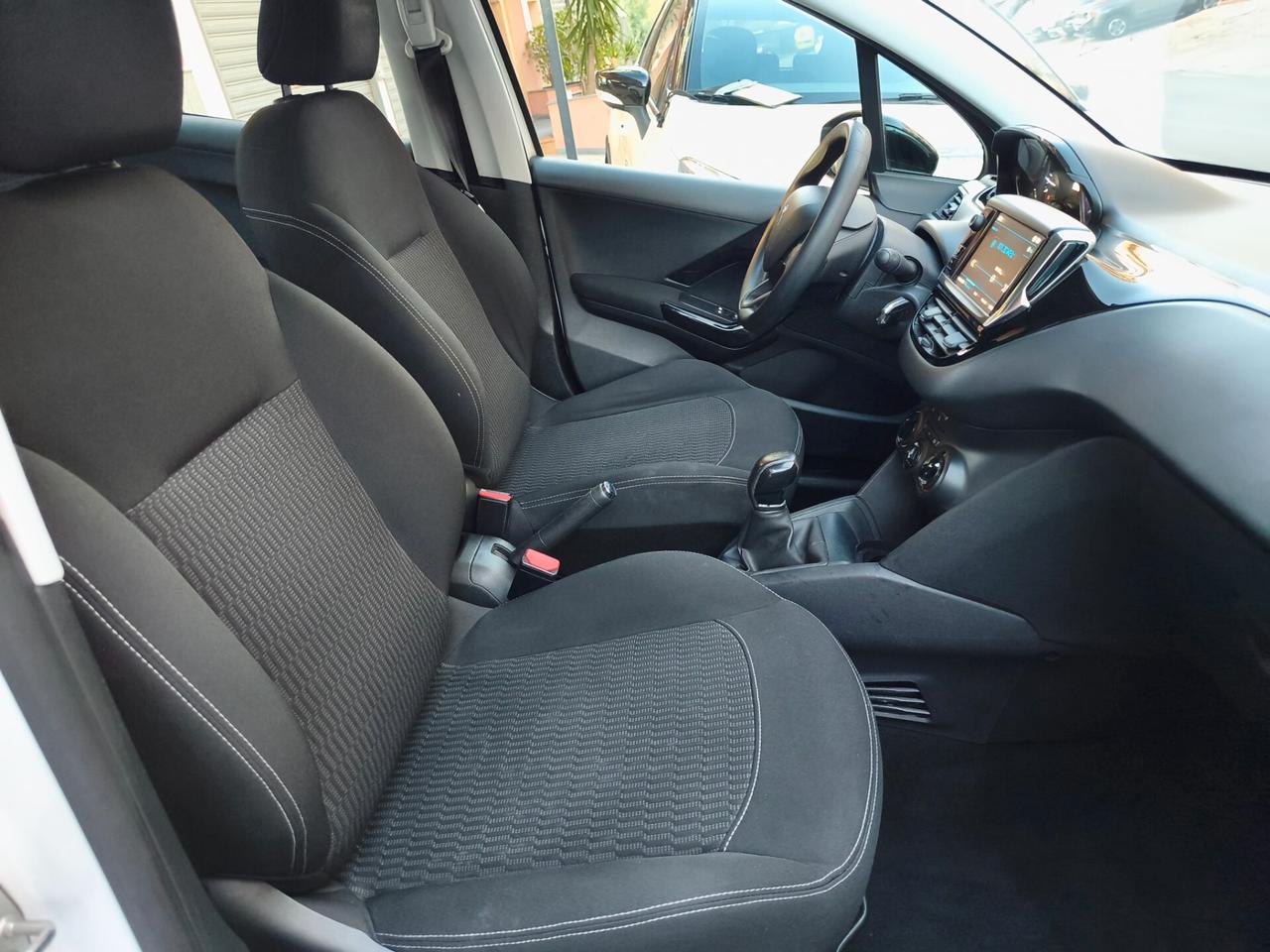 Peugeot 208 1.5 diesel pari al nuovo