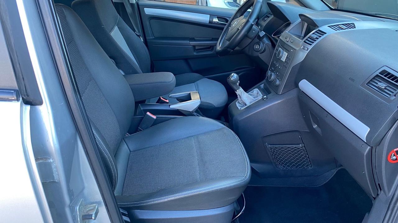 Opel Zafira 1.8 16V VVT Enjoy