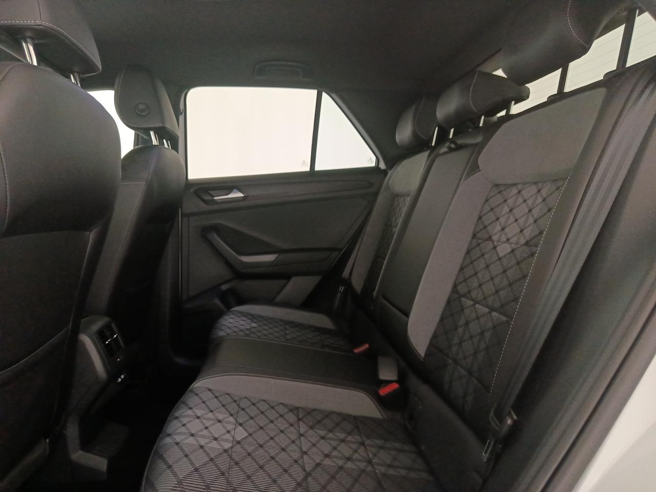 VOLKSWAGEN T-Roc - T-Roc 1.0 TSI R-Line